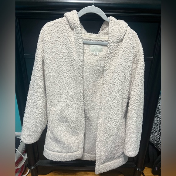 American Eagle Beige Sherpa - Picture 2 of 5